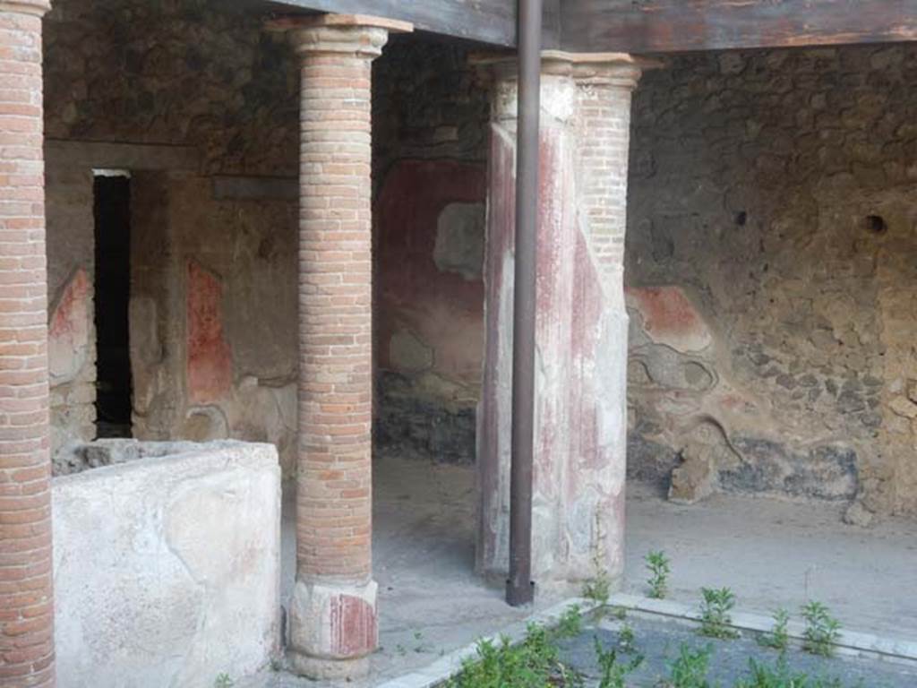 II.4.6 Pompeii. May 2017. Looking north towards north-west corner of portico. Photo courtesy of Buzz Ferebee.
