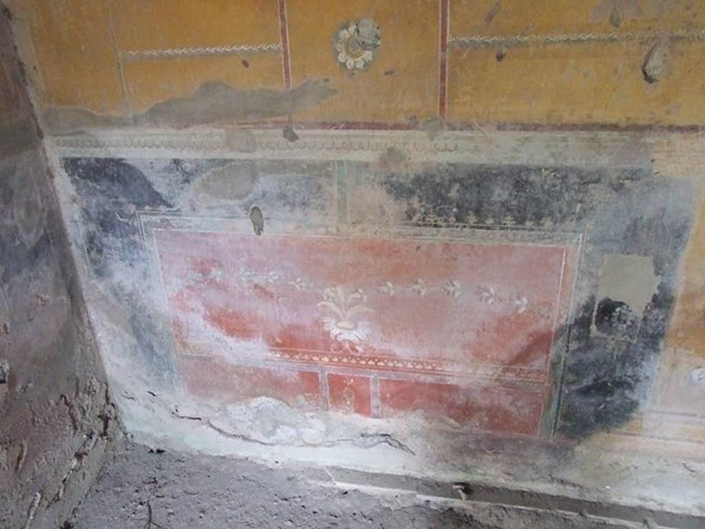 II.4.6 Pompeii. December 2006.  Wall decoration
