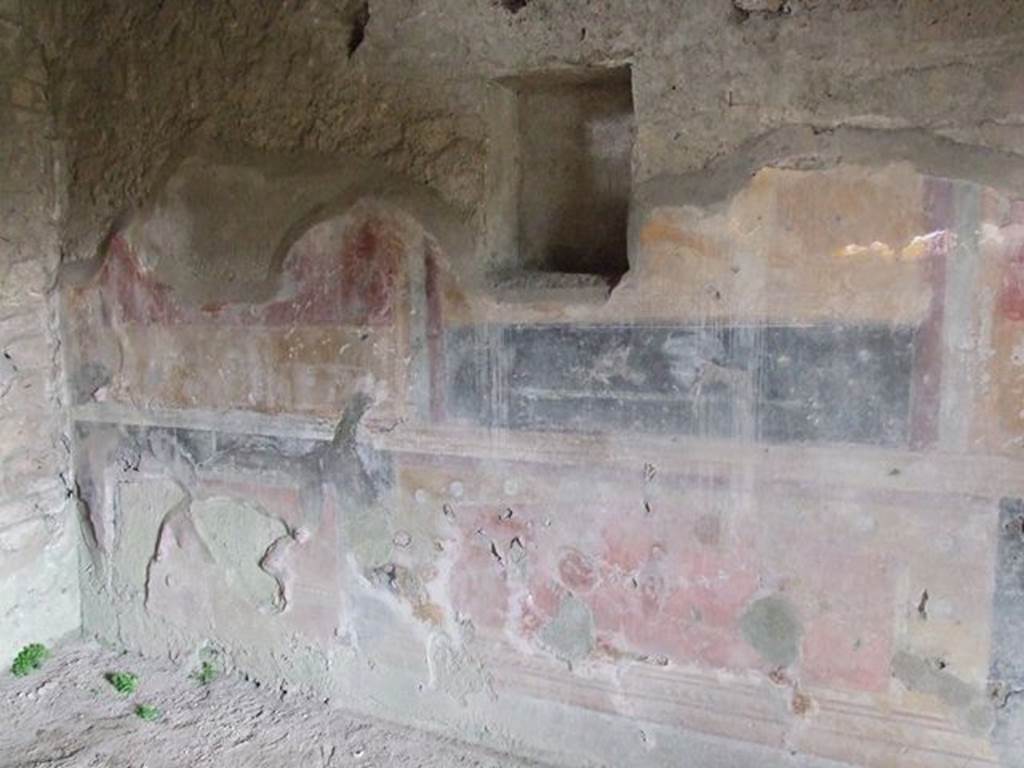 II.4.6 Pompeii. December 2006.  Wall decoration