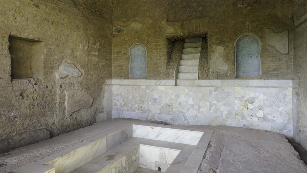 II.4.6 Pompeii. August 2021. 
Looking towards south wall with square niche, and west wall of summer triclinium. Photo courtesy of Robert Hanson.