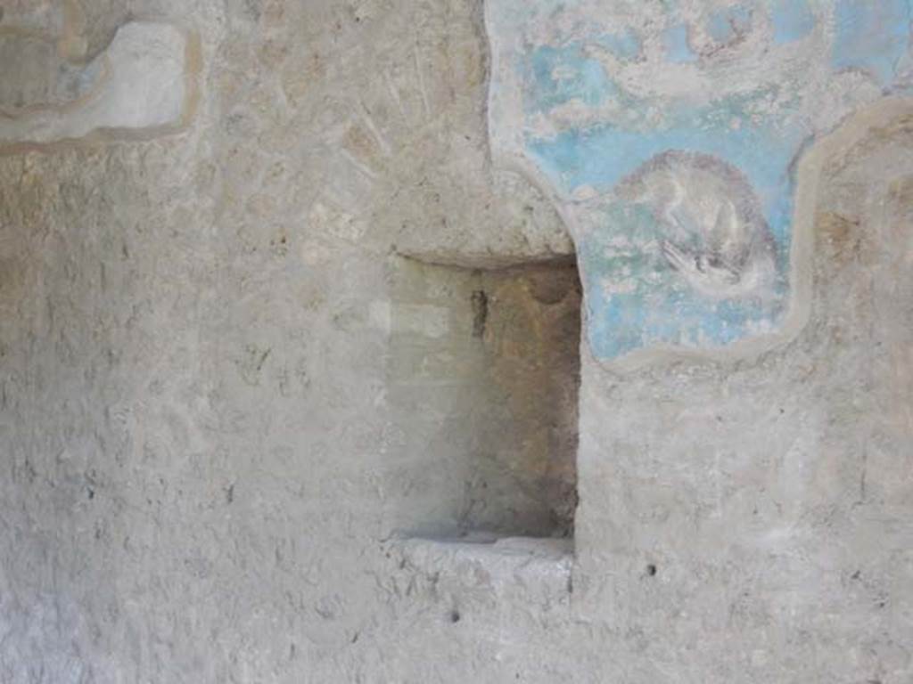 II.4.6 Pompeii. May 2016. North wall, niche and remains of painted decoration.  Photo courtesy of Buzz Ferebee.