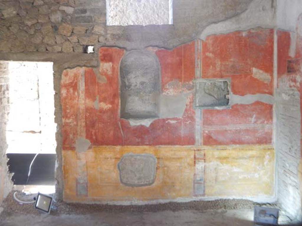 II.4.6 Pompeii. May 2016. Looking towards west wall of room at south end of portico.
Photo courtesy of Buzz Ferebee.