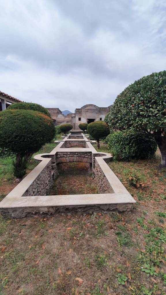 II.4.6 Pompeii. August 2021. Looking north along pool in garden area.
Foto Annette Haug, ERC Grant 681269 DÉCOR.