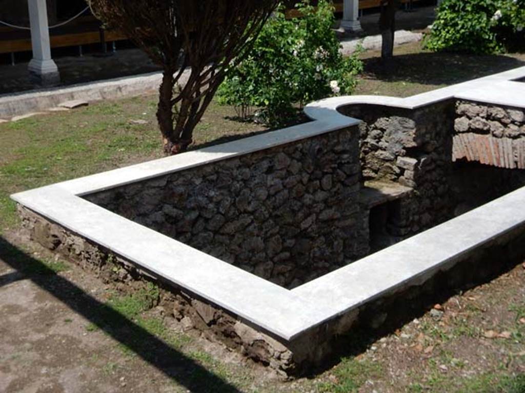 II.4.6 Pompeii. May 2016. Detail from euripus, or water feature, looking north-west. 
Photo courtesy of Buzz Ferebee.