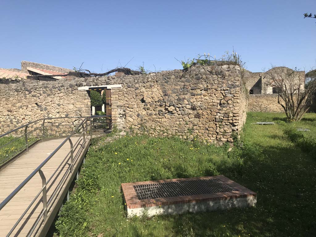 II.4.9 Pompeii. April 2019. Doorway leading north through south wall in garden area. Photo courtesy of Rick Bauer.