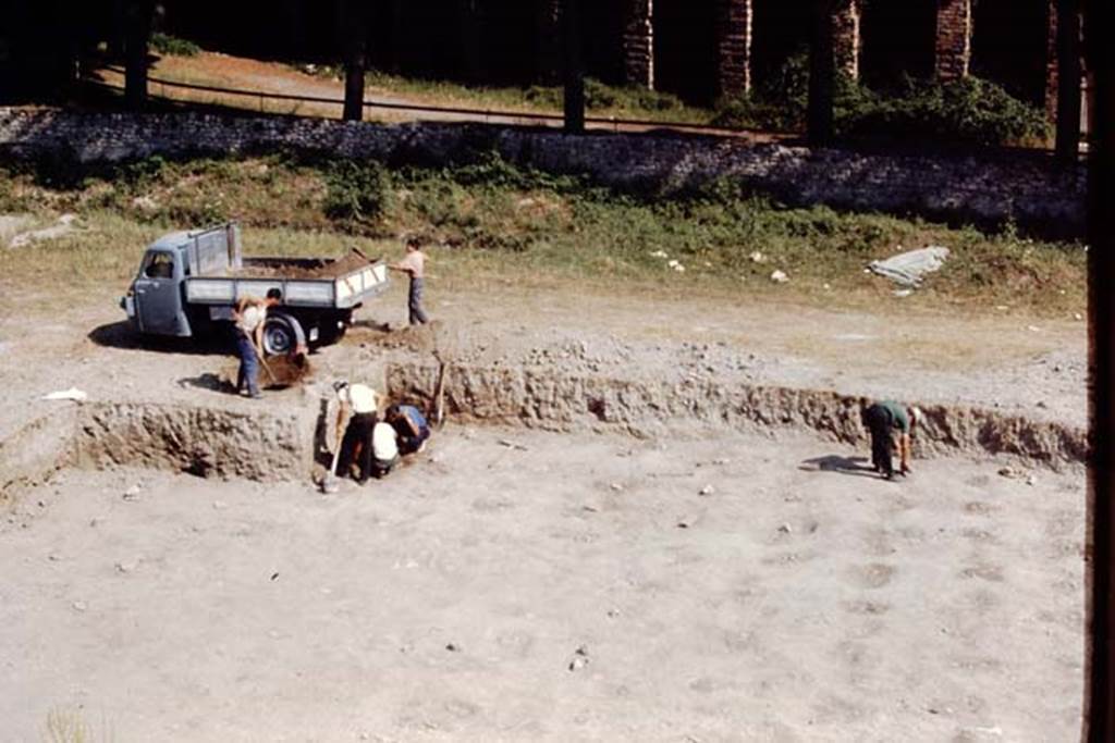 II.5 Pompeii, 1968. Looking south.  Photo by Stanley A. Jashemski.
Source: The Wilhelmina and Stanley A. Jashemski archive in the University of Maryland Library, Special Collections (See collection page) and made available under the Creative Commons Attribution-Non Commercial License v.4. See Licence and use details.
J68f0358