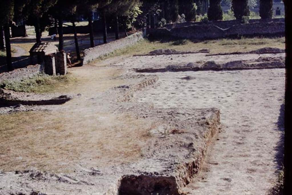 II.5 Pompeii, 1968. Looking west across southern end of site.  Photo by Stanley A. Jashemski.
Source: The Wilhelmina and Stanley A. Jashemski archive in the University of Maryland Library, Special Collections (See collection page) and made available under the Creative Commons Attribution-Non Commercial License v.4. See Licence and use details.
J68f0473