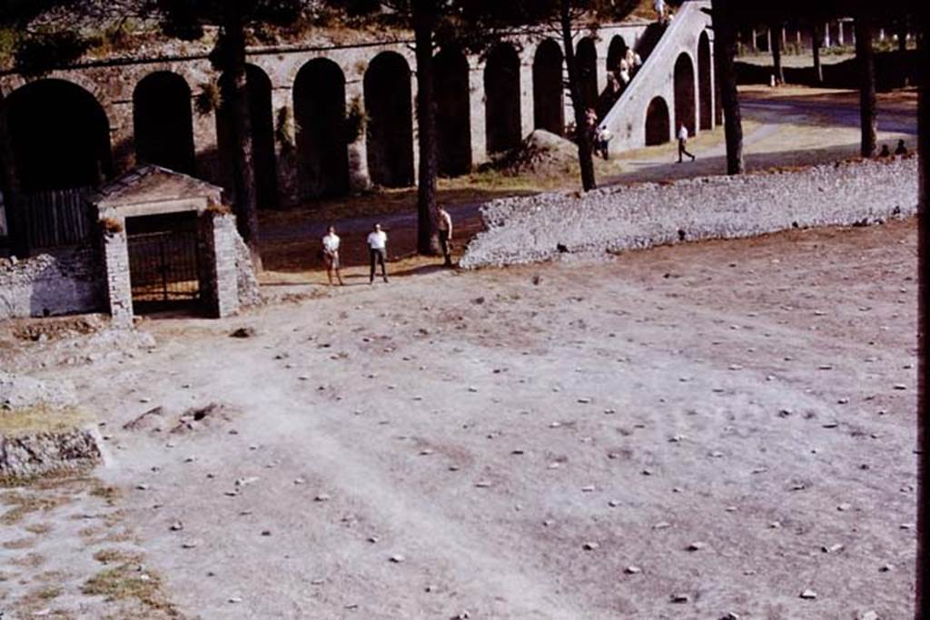 II.5 Pompeii. 1970. Looking south across completed site.   Photo by Stanley A. Jashemski.
Source: The Wilhelmina and Stanley A. Jashemski archive in the University of Maryland Library, Special Collections (See collection page) and made available under the Creative Commons Attribution-Non Commercial License v.4. See Licence and use details.
J70f0804