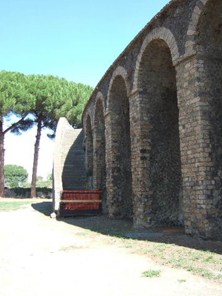 II.6 Pompeii. September 2005. Amphitheatre, south end of north-west double staircase.