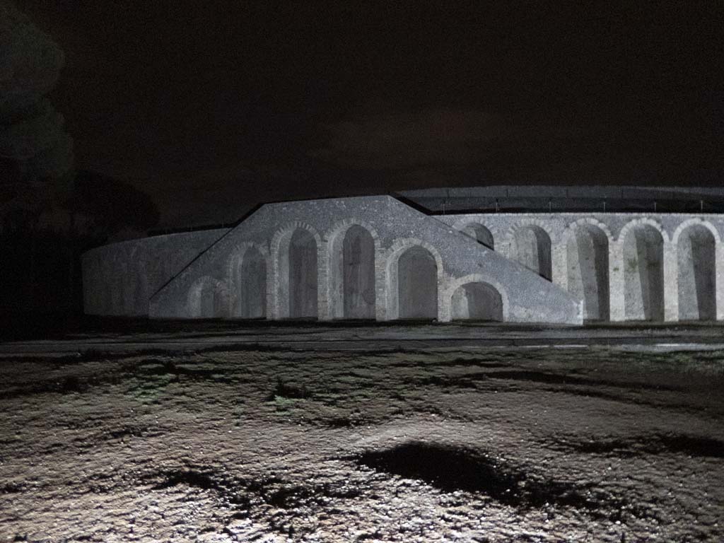 II.6 Pompeii. September 2017. Looking south to Amphitheatre, across Piazzale Anfiteatro at night. 
Foto Annette Haug, ERC Grant 681269 DÉCOR.
