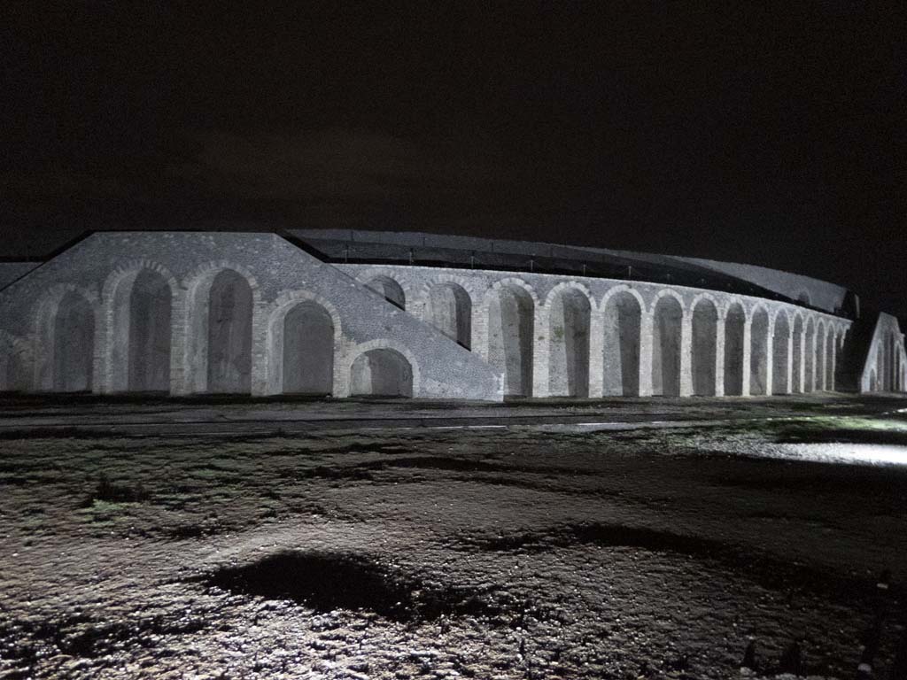 II.6 Pompeii. September 2017. North end of Amphitheatre, looking south-east from between II.4 and II.5 at night. 
Foto Annette Haug, ERC Grant 681269 DÉCOR.