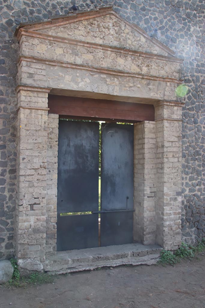II.7.6 Pompeii. October 2023. 
Looking towards entrance doorway on north side. Photo courtesy of Klaus Heese.