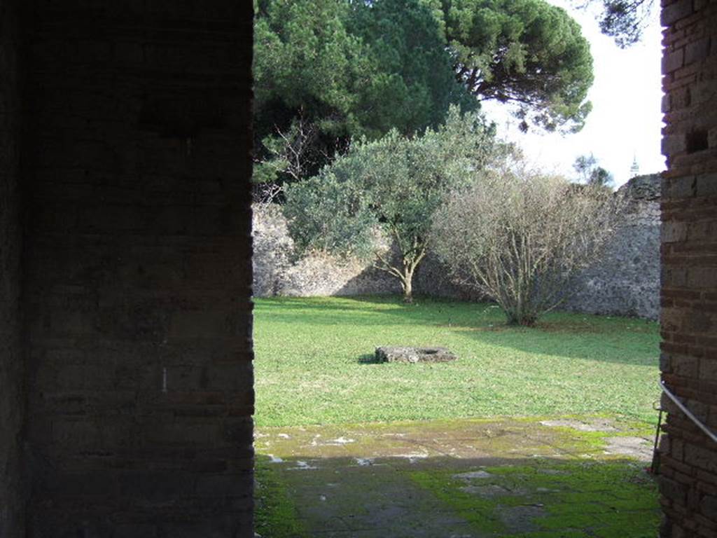 II.8.1 Pompeii. December 2007. Looking south-east across garden area.