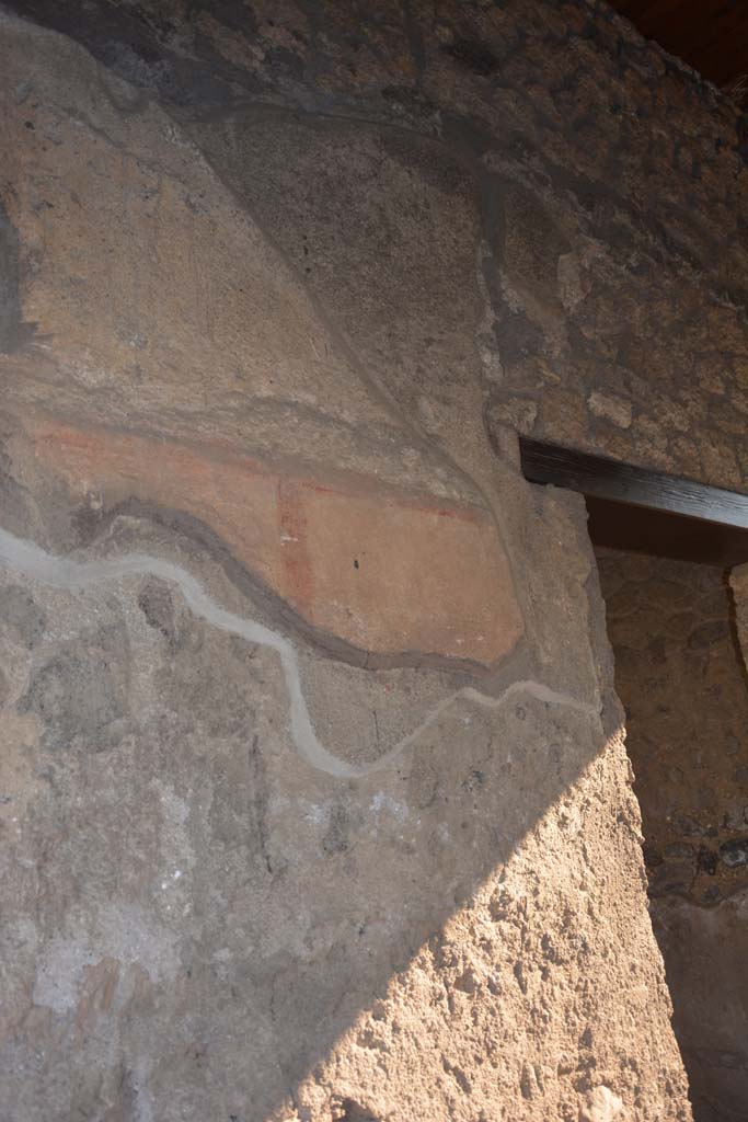 II.8.2 Pompeii. July 2017. 
Detail of remaining painted wall on north side of entrance corridor.
Foto Annette Haug, ERC Grant 681269 DÉCOR.