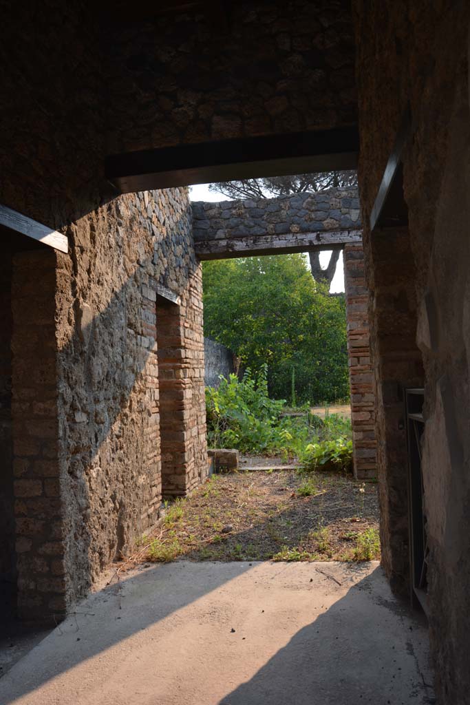 II.8.2/3 Pompeii. July 2017. 
Looking north-east from entrance doorway, with doorway into II.8.3, on left, and room at its rear. 
Foto Annette Haug, ERC Grant 681269 DÉCOR.