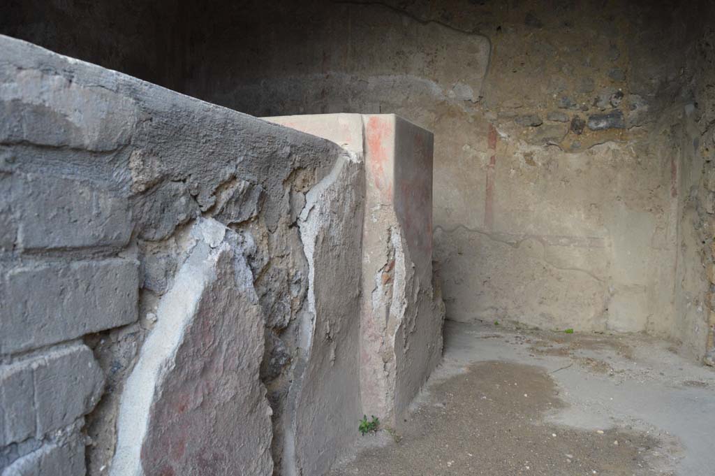 II.8.2/3 Pompeii. March 2019. Looking east along south side of counter, from entrance doorway.
Foto Taylor Lauritsen, ERC Grant 681269 DÉCOR.