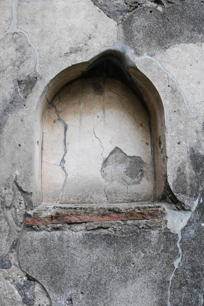 II.8.5 Pompeii. December 2018. 
Lararium niche in north-east corner of atrium area. Photo courtesy of Aude Durand.