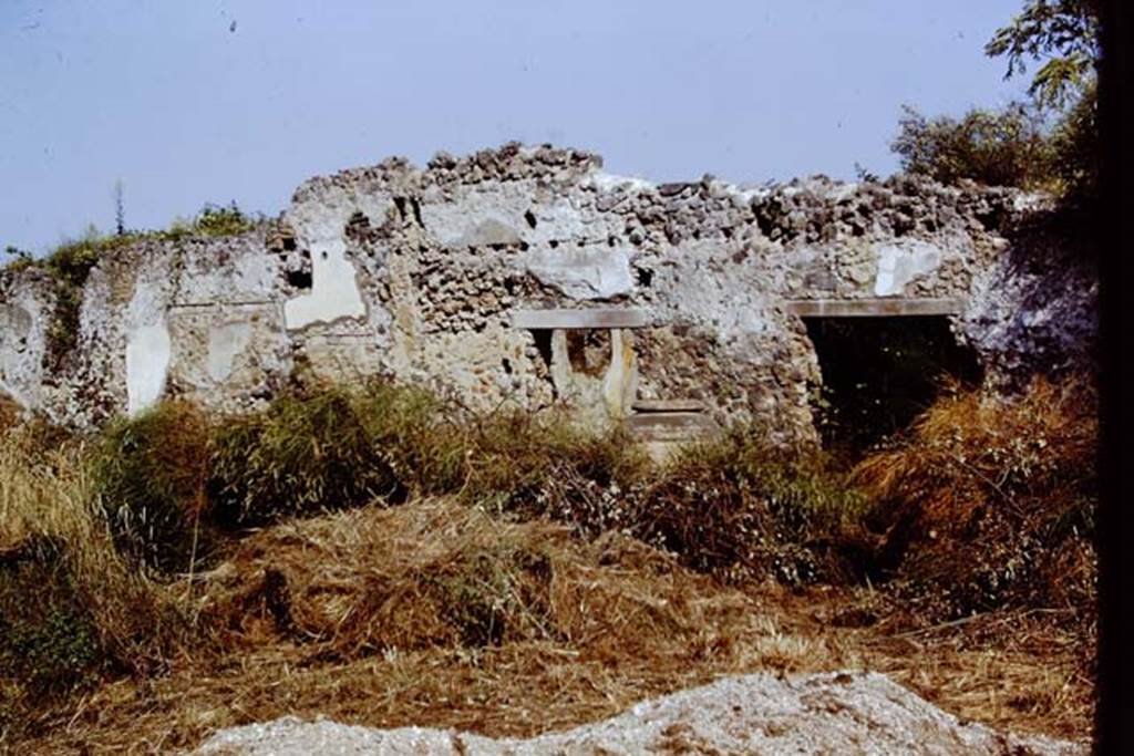 II.8.6 Pompeii. 1971. Looking north to south wall of house, from garden during garden excavations. Photo by Stanley A. Jashemski.
Source: The Wilhelmina and Stanley A. Jashemski archive in the University of Maryland Library, Special Collections (See collection page) and made available under the Creative Commons Attribution-Non Commercial License v.4. See Licence and use details.
J71f0219