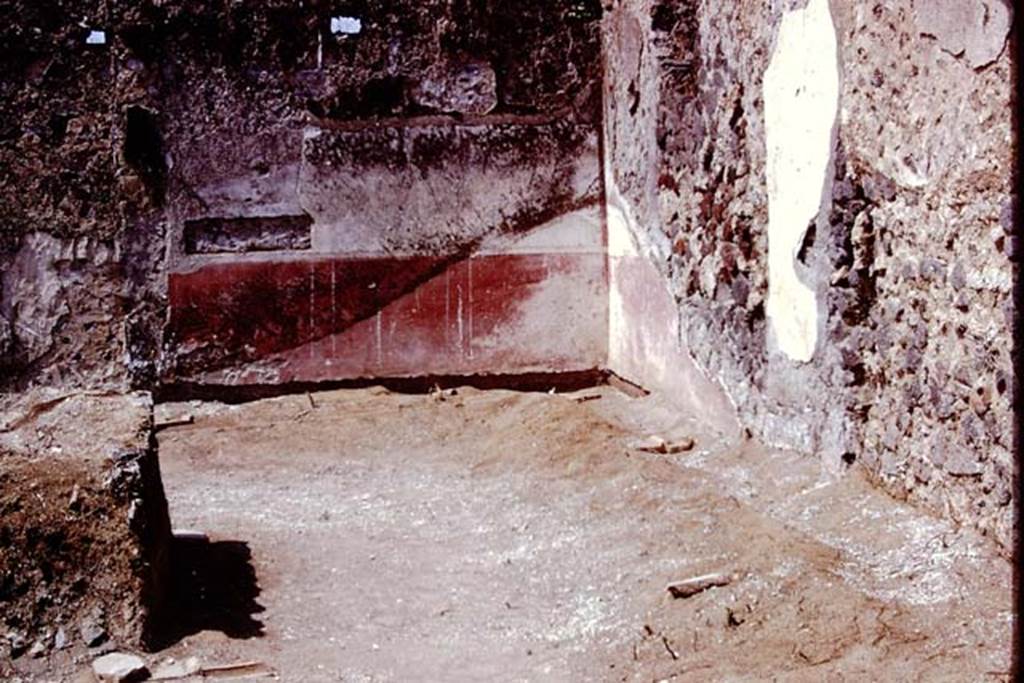 II.8.6. Pompeii, 1973. Remains of painted decoration in north-west corner. Photo by Stanley A. Jashemski. 
Source: The Wilhelmina and Stanley A. Jashemski archive in the University of Maryland Library, Special Collections (See collection page) and made available under the Creative Commons Attribution-Non Commercial License v.4. See Licence and use details. J73f0671