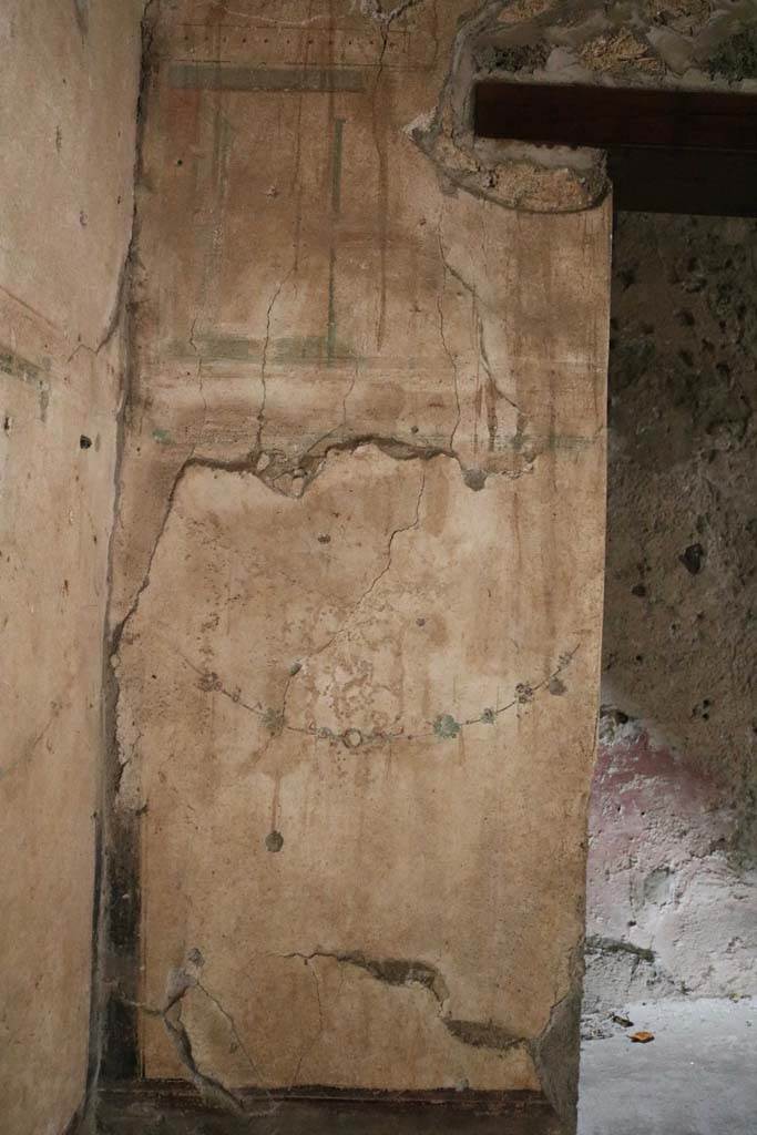 II.9.1 Pompeii. December 2018. 
North wall in north-west corner of room 5. Photo courtesy of Aude Durand.