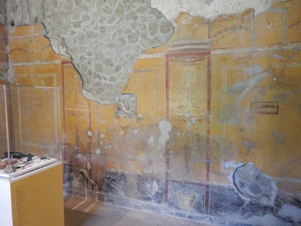 II.9.4, Pompeii. May 2018. Room 8, west wall. Photo courtesy of Buzz Ferebee.