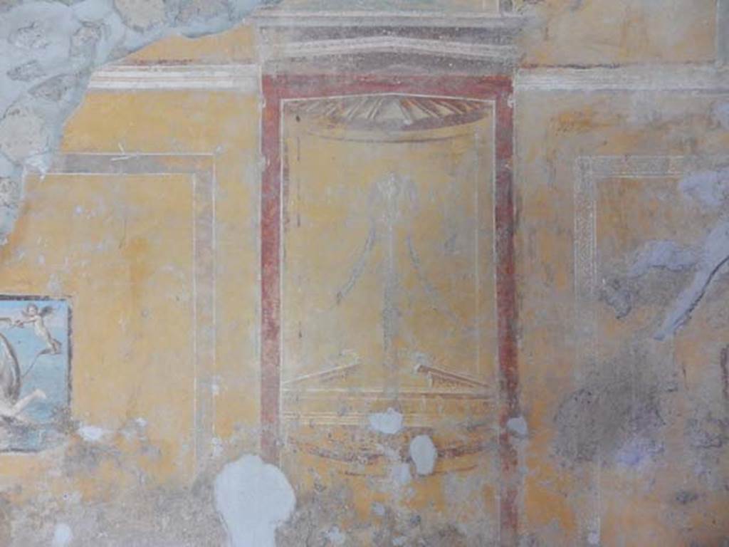 II.9.4, Pompeii. May 2018. Room 8, west wall at north end. Photo courtesy of Buzz Ferebee.