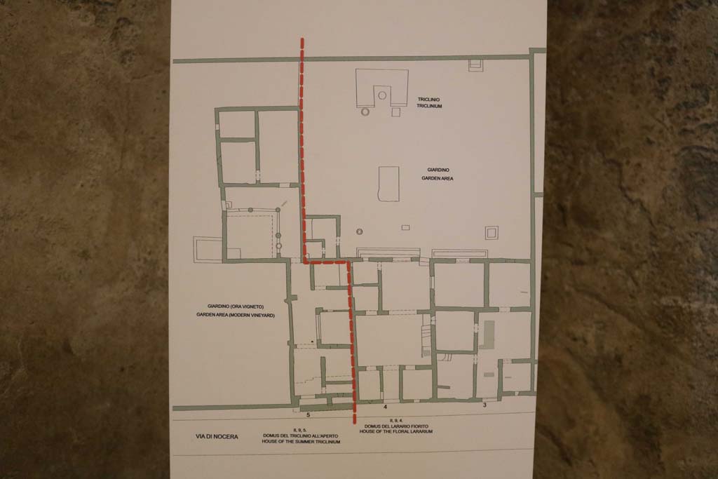 II.9.4 Pompeii. December 2018. Plan of dwelling, on right side of red line. Photo courtesy of Aude Durand.