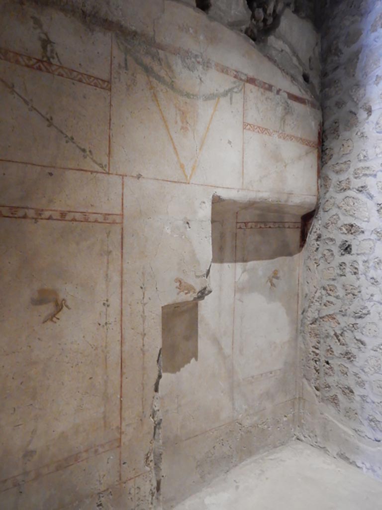 II.9.4 Pompeii. May 2018. Room 4, north wall and north-east corner. Photo courtesy of Buzz Ferebee.