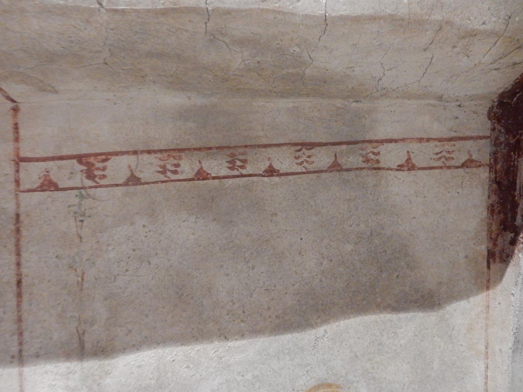 II.9.4 Pompeii. May 2018. Room 4, detail of painted decoration in recess. Photo courtesy of Buzz Ferebee.