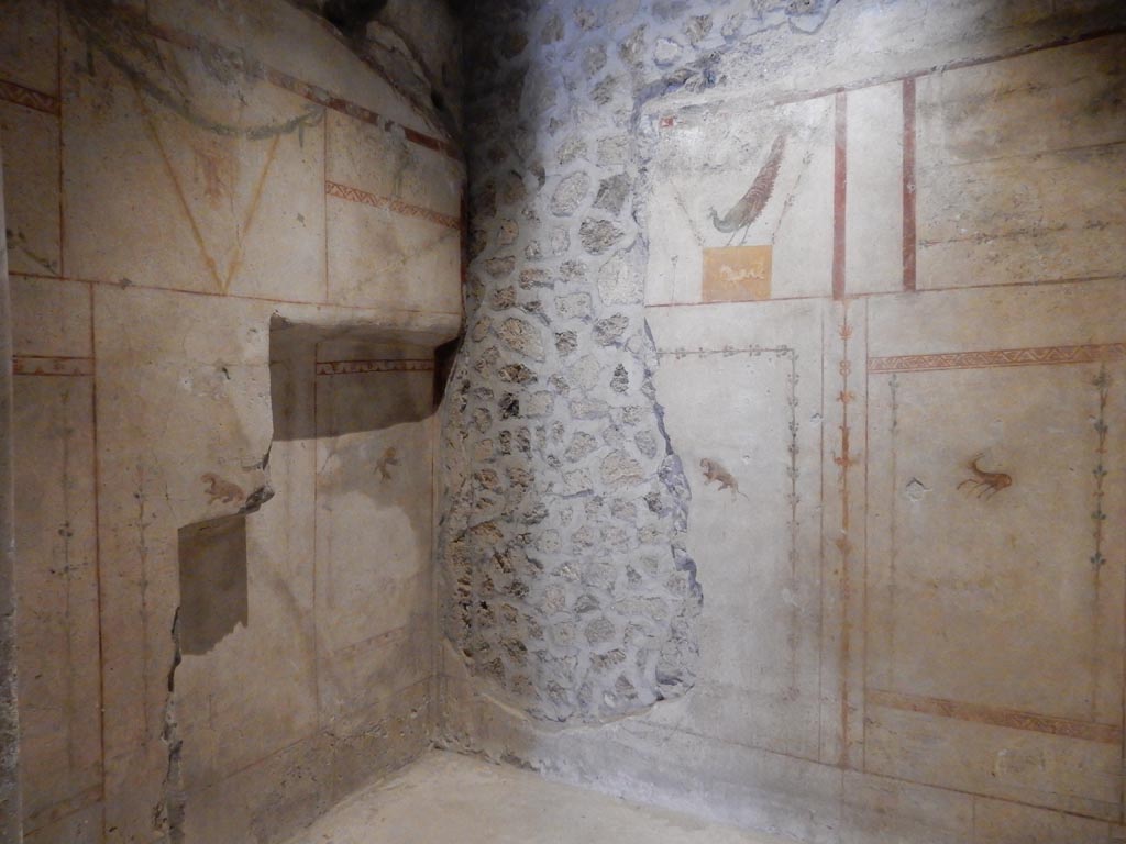 II.9.4 Pompeii. May 2018. Room 4, looking towards north-east corner, with recess. Photo courtesy of Buzz Ferebee.