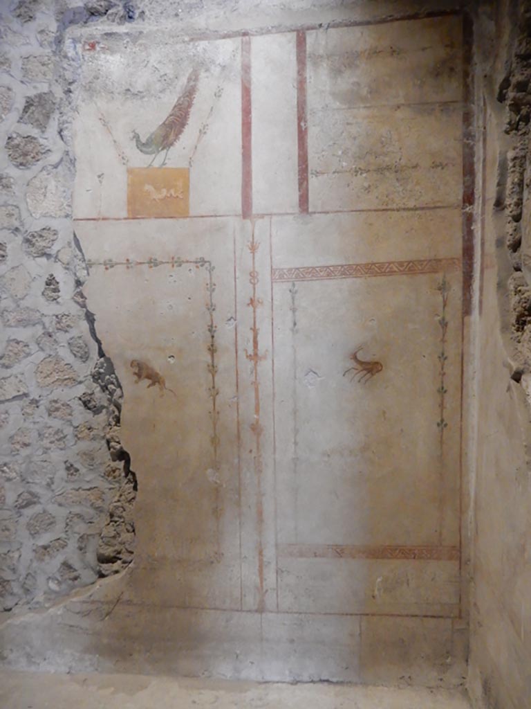 II.9.4 Pompeii. May 2018. 
Room 4, east wall, centre and south end with painted decoration. Photo courtesy of Buzz Ferebee.