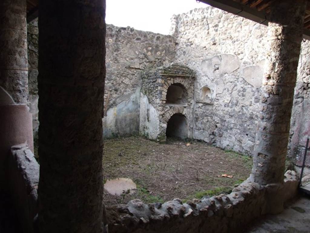 II.9.5 Casa del Triclinio all’ aperto.  December 2007.  Room 6.  Peristyle at rear of property.