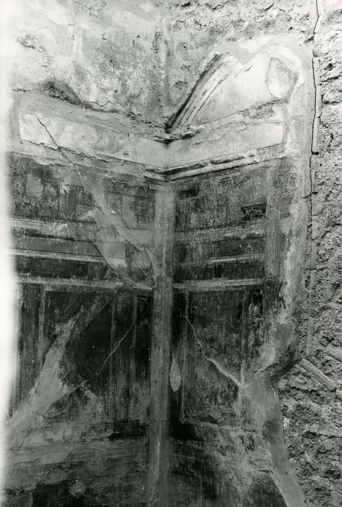 III.2.1 Pompeii. 1975. 
Domus of A. Trebius Valens, cubiculum on left W of atrium, (Room 4) NW corner.  
Photo courtesy of Anne Laidlaw.
American Academy in Rome, Photographic Archive. Laidlaw collection _P_75_5_29.