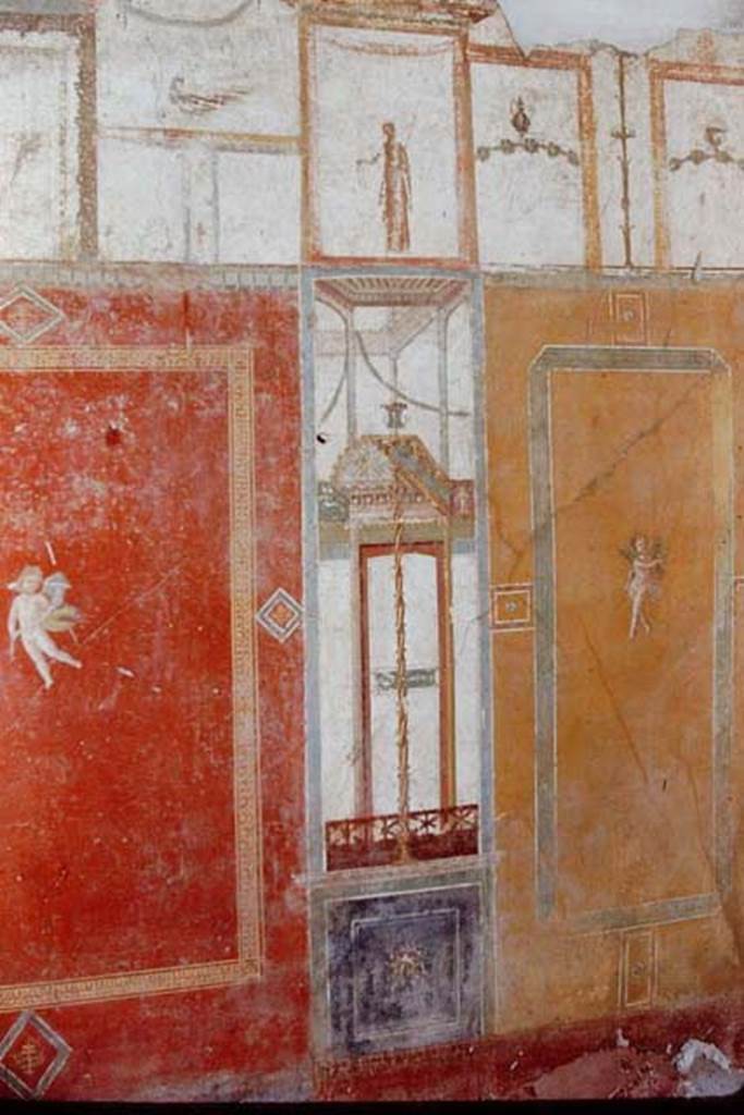 III.4.b Pompeii. 1968. Room 4, west wall of exedra. 
Photo by Stanley A. Jashemski.
Source: The Wilhelmina and Stanley A. Jashemski archive in the University of Maryland Library, Special Collections (See collection page) and made available under the Creative Commons Attribution-Non Commercial License v.4. See Licence and use details.
J68f0350