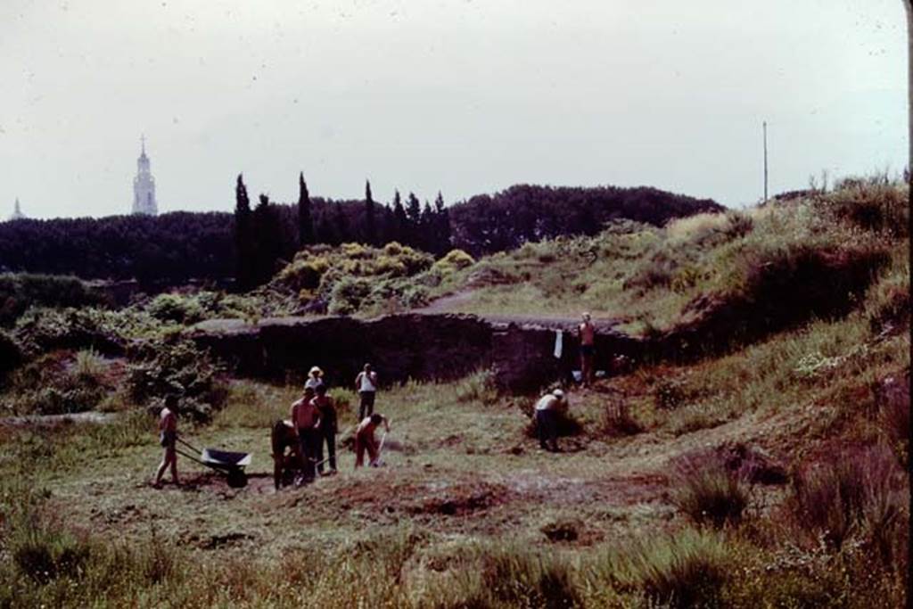 III.7 Pompeii. 1976. Looking south-east across site. Photo by Stanley A. Jashemski.   
Source: The Wilhelmina and Stanley A. Jashemski archive in the University of Maryland Library, Special Collections (See collection page) and made available under the Creative Commons Attribution-Non Commercial License v.4. See Licence and use details. J76f0315