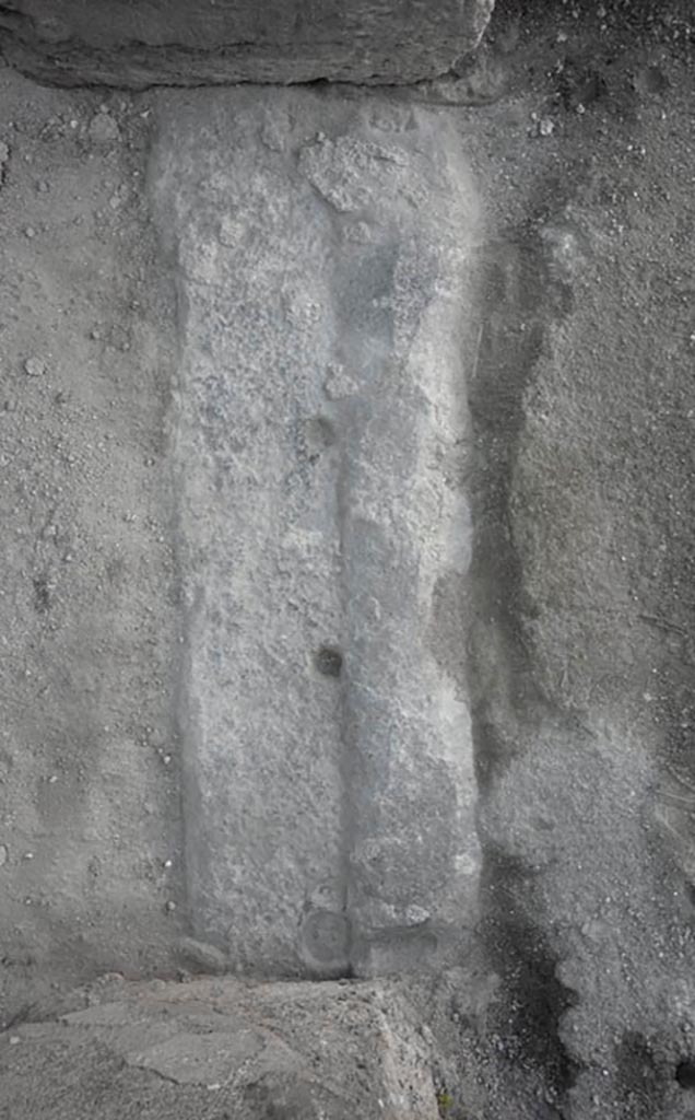 V.1.3 Pompeii. c.2008-10.  
Doorway threshold of room 7 on west side of atrium.
Photo by Hans Thorwid.
Photo courtesy of the Swedish Pompeii Project.