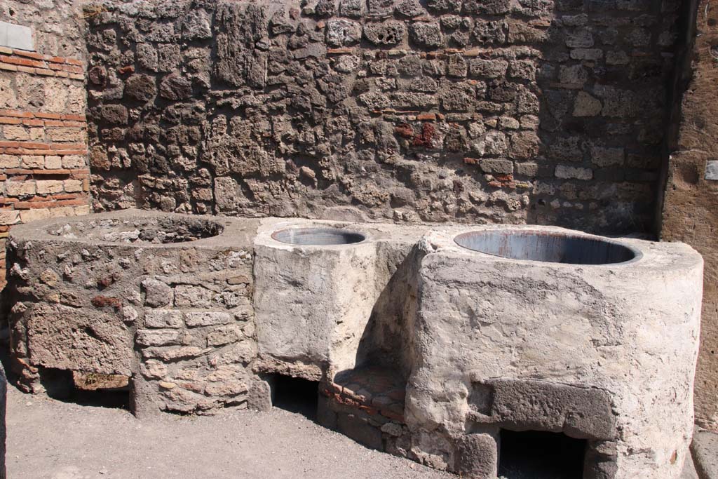 V.1.4 Pompeii. September 2021. Looking towards east side of workshop. Photo courtesy of Klaus Heese.