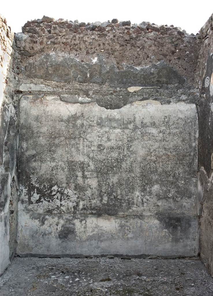 V.1.7 Pompeii. c.2005-7. Room 9, east wall of ala. Photo by Hans Thorwid. 
Photo courtesy of the Swedish Pompeii Project.