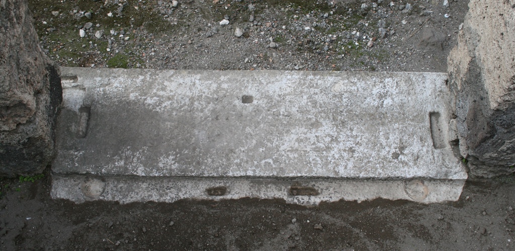 V.1.7 Pompeii. c.2005-7. Room “a”, threshold, looking west into corridor 10. Photo by Thomas Staub.
Photo courtesy of Swedish Pompeii Project.