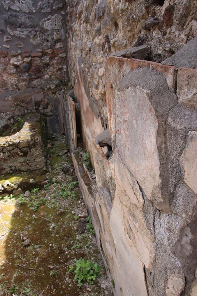 V.1.7 Pompeii. May 2024. 
Room 20, caldarium, looking south along west wall, from doorway in room 19. Photo courtesy of Klaus Heese.