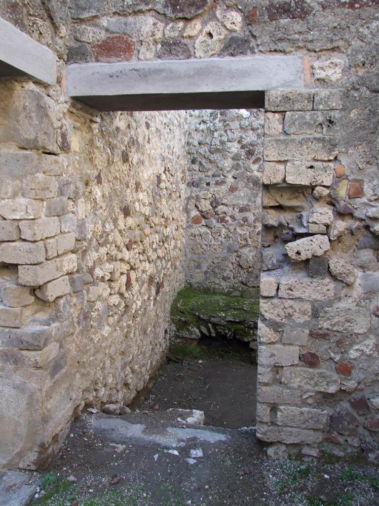 V.1.7 Pompeii. December 2007. Room 21, kitchen