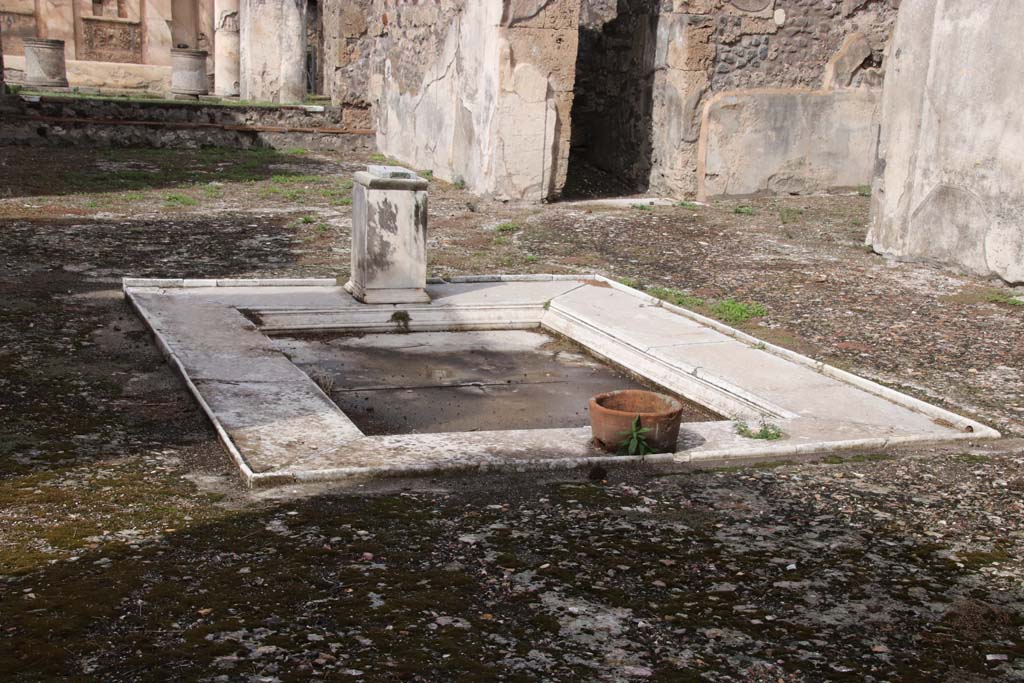 V.1.7 Pompeii. October 2020. Room 1, looking across impluvium in atrium. Photo courtesy of Klaus Heese.