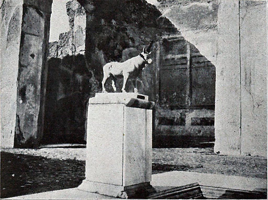 V.1.7 Pompeii. 1906. Room 1, atrium. Pedestal on impluvium with bronze bull. 
See Thedenat, H., 1906. Pompei Histoire Vie Privee. Paris : Renouard, (p. 66, Fig. 33).