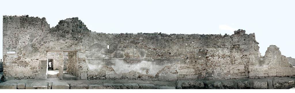 V.1.11 (corner), on left. Not dated. 
Looking south towards northern exterior façade in Vicolo delle Nozze d’Argento. Photo by Hans Thorwid.
Photo courtesy of The Swedish Pompeii Project.