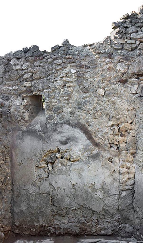 V.1.11 Pompeii. c.2005-7?  Room “v”, north wall. Photo by Hans Thorwid.
Photo courtesy of The Swedish Pompeii Project.