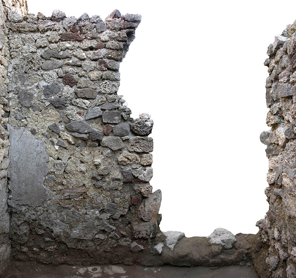 V.1.11 Pompeii. c.2005-7? Room “v”, east wall. Photo by Hans Thorwid.
Photo courtesy of The Swedish Pompeii Project.