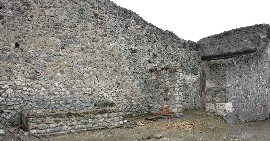 V.I.15 Pompeii. c.2008. 
Looking towards south-west corner of atrium, with doorway to V.1.16, on right. Photo by Hans Thorwid. 
Photo courtesy of the Swedish Pompeii Project.