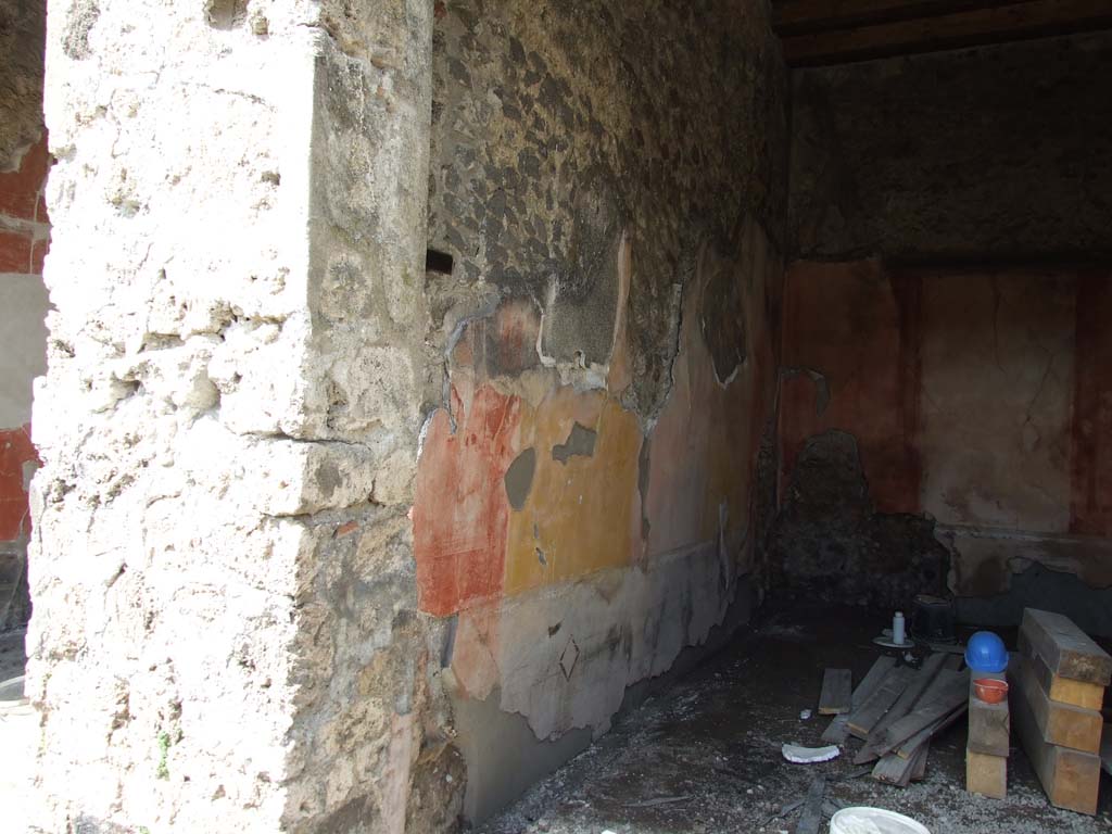 V.1.18 Pompeii. March 2009. Oecus “p”, west wall. On this wall was a painting of Diana and Acteon. 
See Sogliano, A., 1879. Le pitture murali campane scoverte negli anni 1867-79. Napoli: Giannini. (p. 30, No. 117).
See Schefold, K., 1957. Die Wände Pompejis. Berlin: De Gruyter. p. 65.