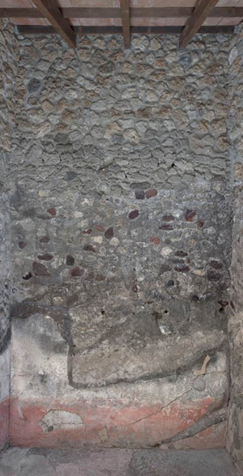 V.1.26 Pompeii. 2012. Room “s”, east wall. Photo by Hans Thorwid.
“East wall in 2012. Restored parts of the wall photographed and merge with the lower part and floor line of earlier photos of 2005-07.”
Photo and words courtesy of The Swedish Pompeii Project.