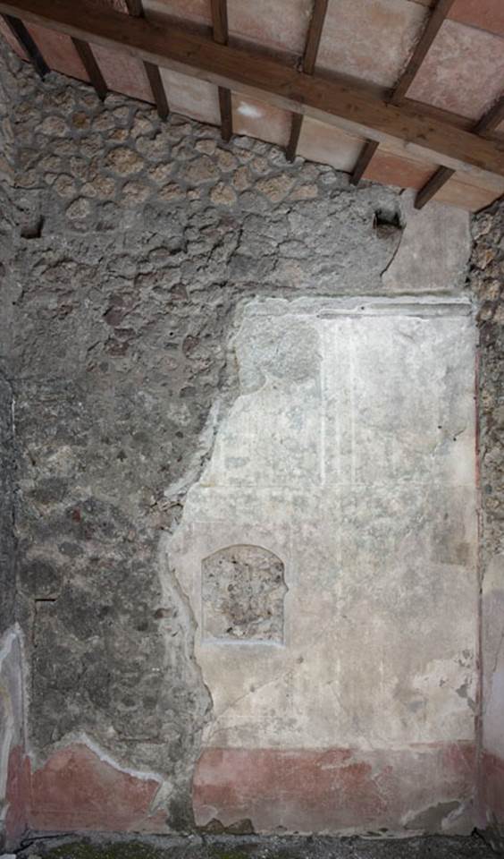 V.1.26 Pompeii. 2012. Room “t”, south wall.
“Restored parts of the wall photographed and merge with the lower part and floor line of earlier photos of 2005-07.”
Photo by Hans Thorwid.
Photo and words courtesy of The Swedish Pompeii Project.